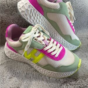 Vintage Havana Women's Sneakers in Pink, Green, and White